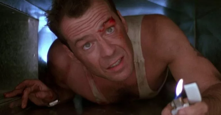 Тест на внимательность: Что не так с этими кадрами из легендарных фильмов?