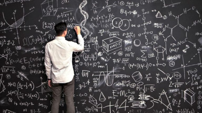 Тест для девочек: Какая формула поможет тебе разобраться в жизни?