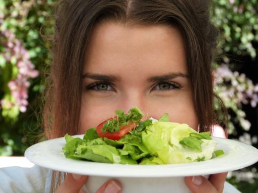 Тест для девочек: Приготовь салат, и мы назовем твое лучшее качество!