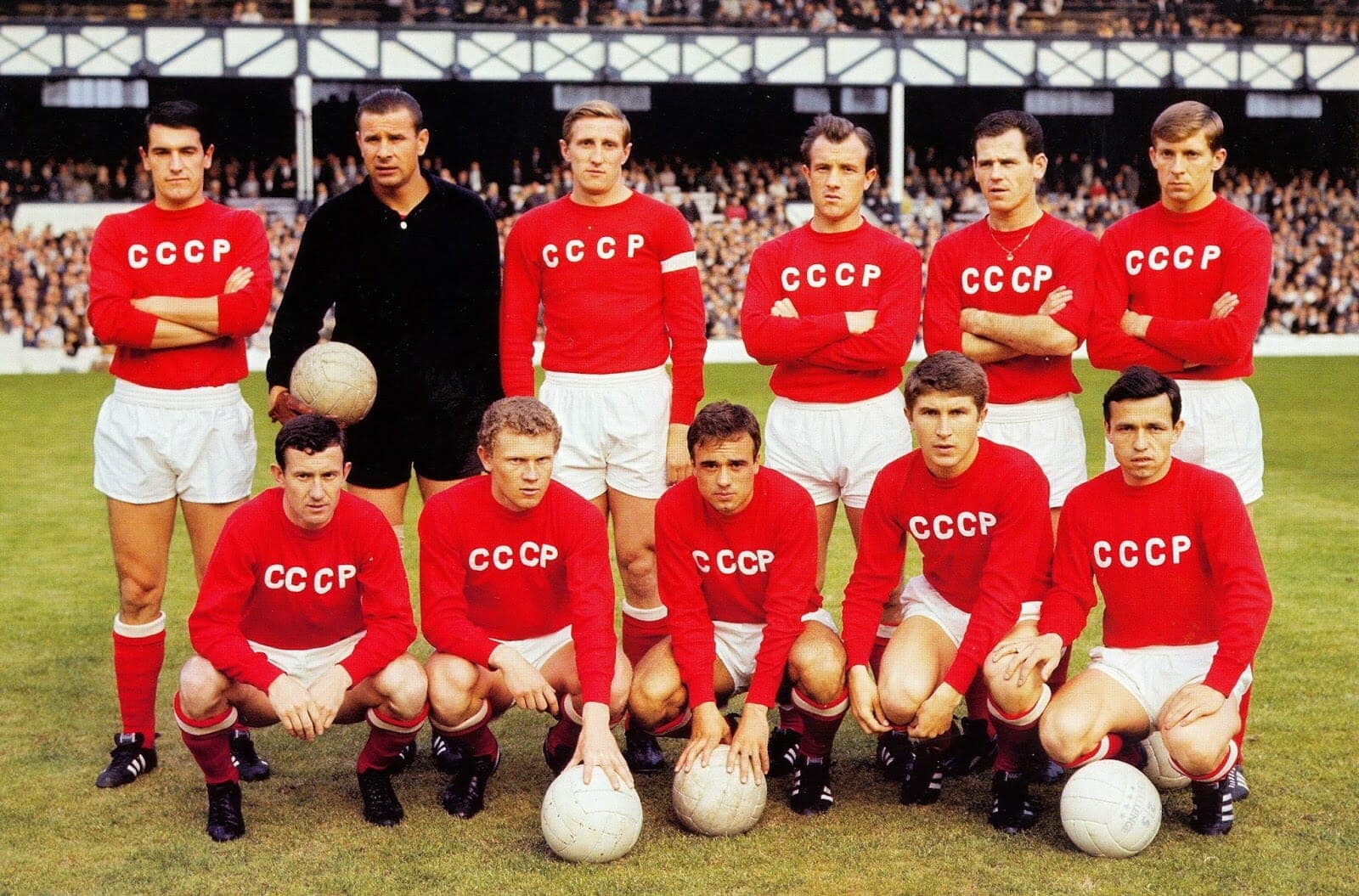 Сборная ссср. Лев Яшин 1966. Чемпионата мира 1966 года сборная СССР. Сборная СССР по футболу Лев Яшин. Сборная СССР по футболу с Яшиным.