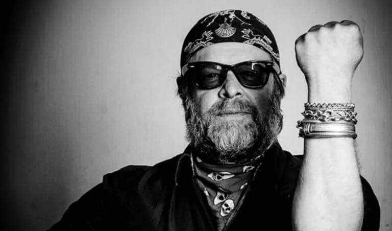 Тест: Закончите строчки песен Бориса Гребенщикова