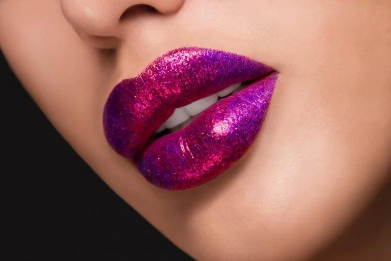 Оцени популярные тренды и тест опишет тебя одним эмоджи!