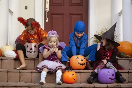 Тест: Узнай, какой киношный герой откроет тебе дверь, чтобы угостить конфетами на Хэллоуин