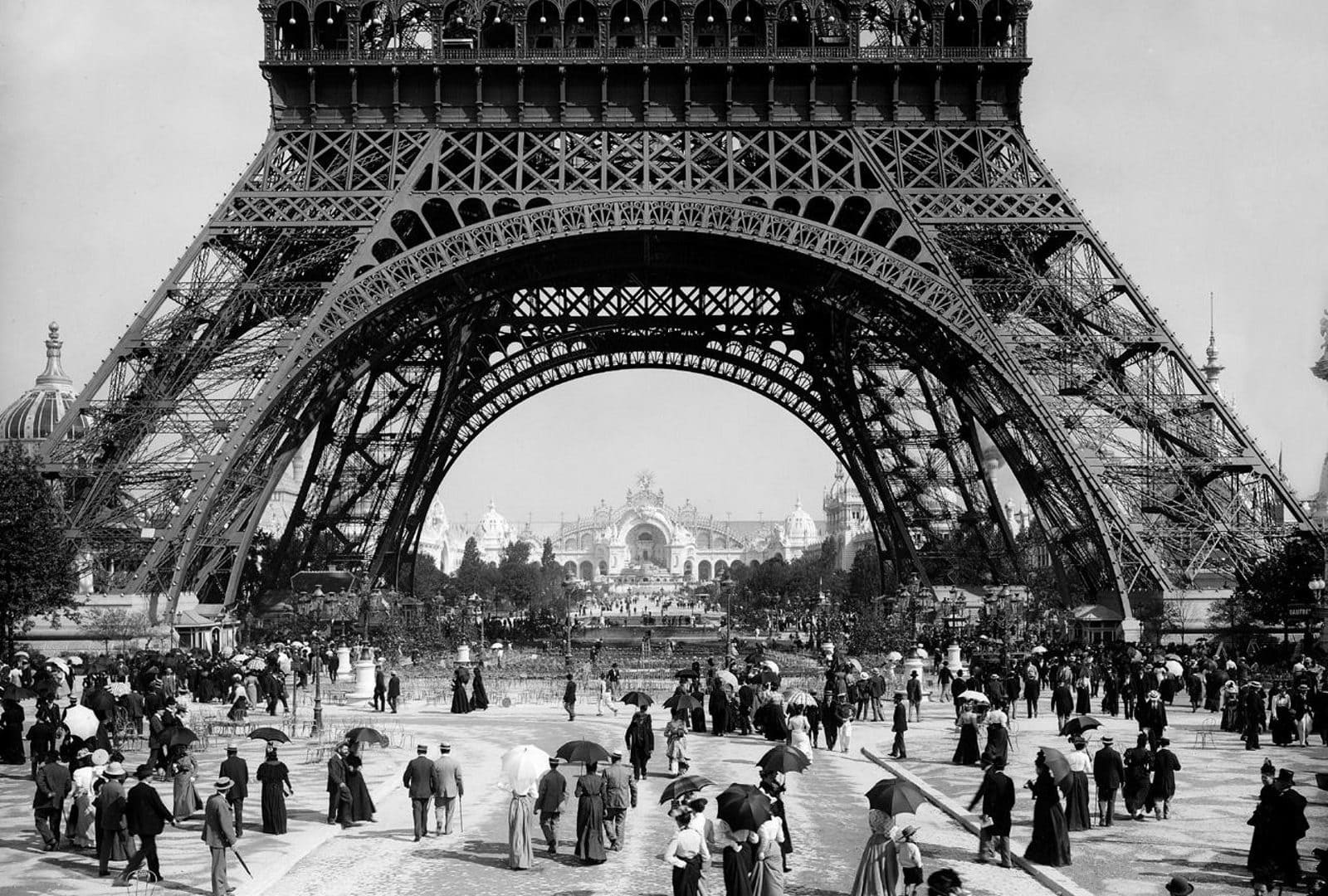 Какой год в париже. Гюстав Эйфель. Эйфелева башня. 1887-1889 Гг.. Эйфелева башня 19 век. Париж начало 20 века. Франция 19 век Эйфелева башня.