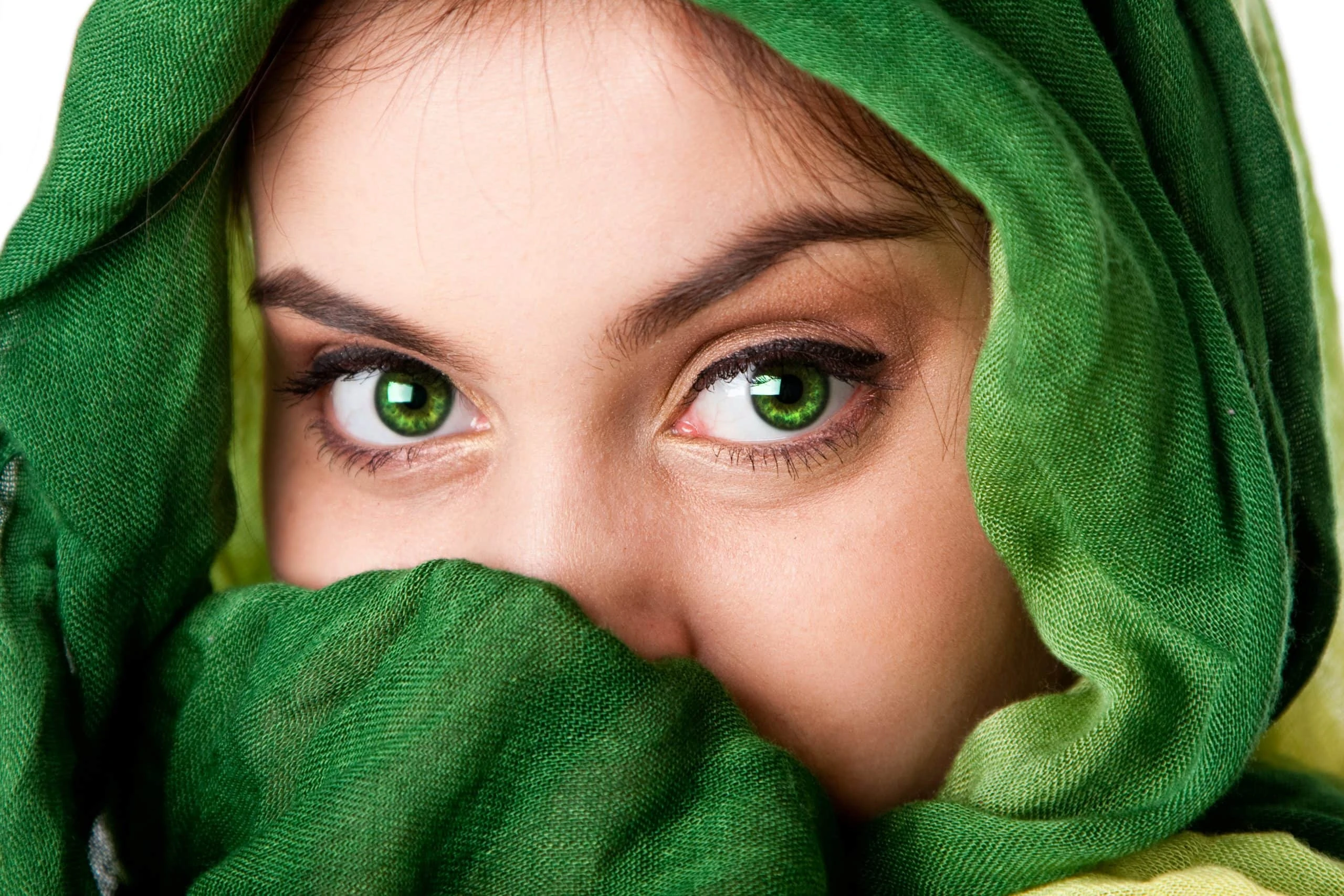 Latina with green eyes