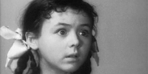 Вы знаток советского кино, если угадаете всех звезд фильмов СССР по детской фотографии