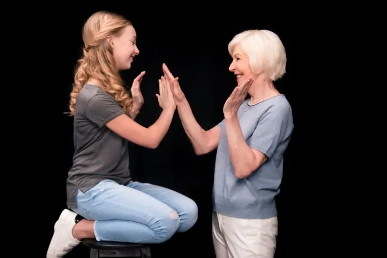 Тест для девушек: Мы знаем, что тебе ответить, когда бабуля спросит «Жених-то есть?»