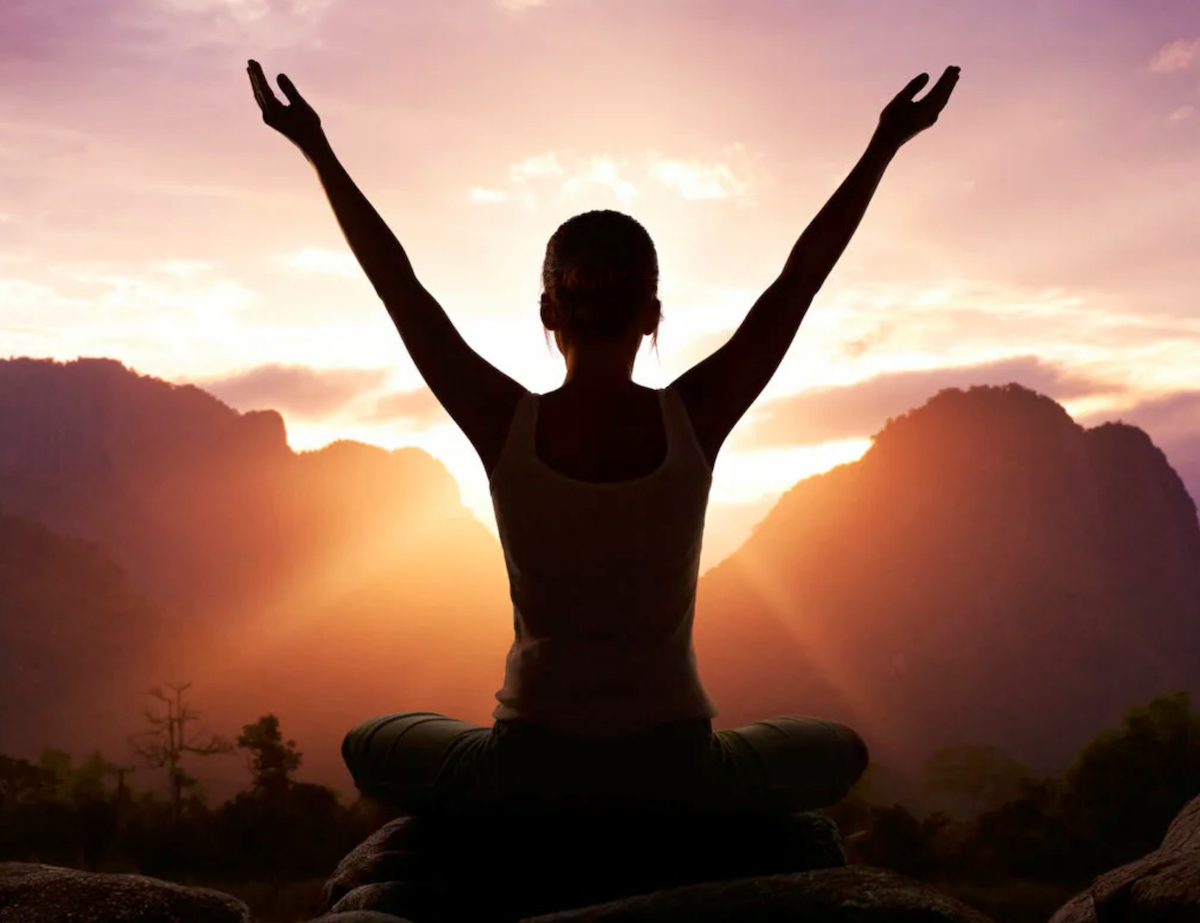 Духовное воздействие. Ади Шакти медитация. Медитирующий человек. Медитация осознанности. Покой и Гармония.