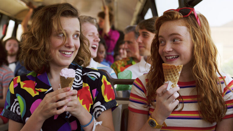 Тест на глазастость: Найди отличия, спрятанные в кадрах «Очень странных дел»