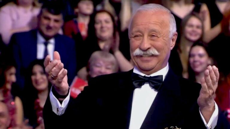 Тест: Кому принадлежат эти усы?