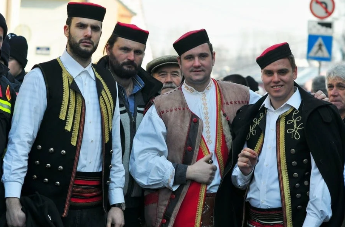 Хорваты мусульмане. Сербы, македонцы, албанцы. Сербы этнос. Сербы хорваты албанцы. Албанцы и боснийцы.