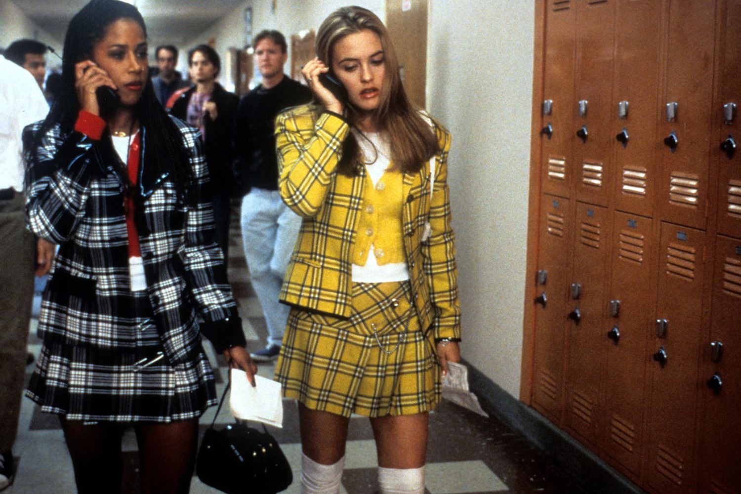 Американский стиль с русским переводом. Бестолковые (clueless), 1995. Дион Дэвенпорт бестолковые. Noemie clueless. Американский школьный стиль.