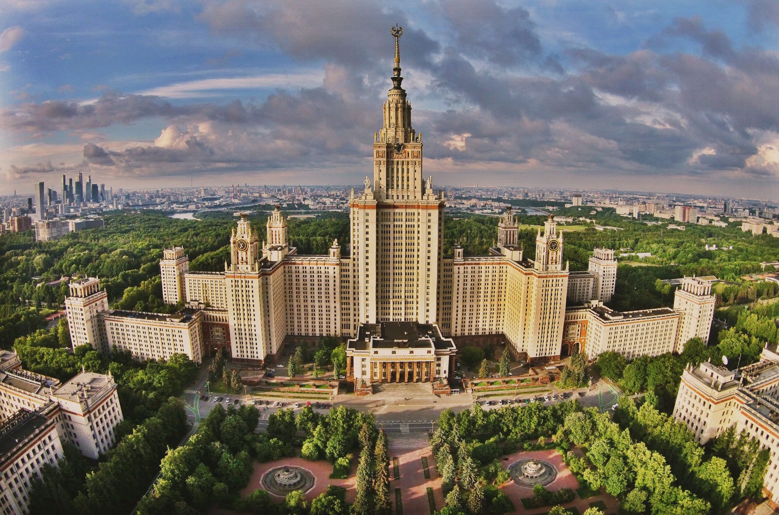 Какой вуз. Московский государственный университет имени м.в.Ломоносова，МГУ. Москов¬ский государст¬венный универ¬ситет имени м. в. Ломоно-Сова. МГУ им Ломоносова Москва. Университет Ломоносова в Москве.