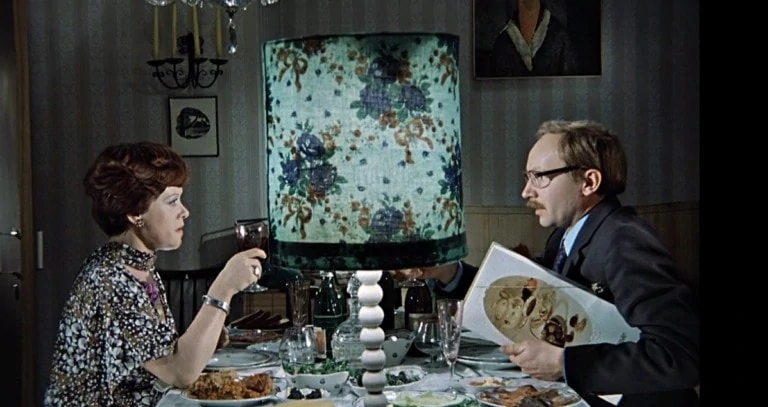 Тест: как хорошо вы помните фильм «Служебный роман»?