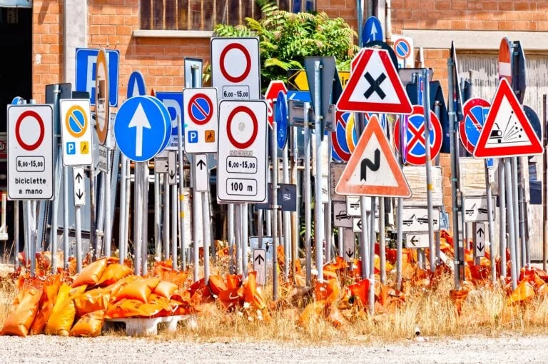 Знаете, что означают эти дорожные знаки? Тест по правилам дорожного движения