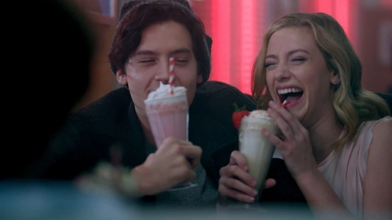 Угадаешь иностранный фильм или сериал по молочному коктейлю?