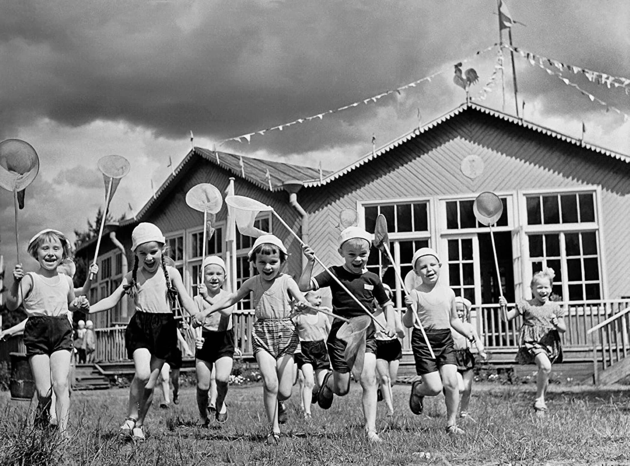 Советские детские лагеря. Пионерский лагерь Советский Союз. Детство в Советском Союзе. Счастливое советское детство. Счастливые советские дети.