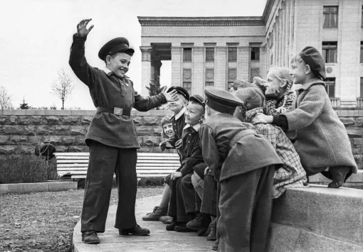 Помните ли вы словечки советских школьников? Тест про времена СССР это проверит!