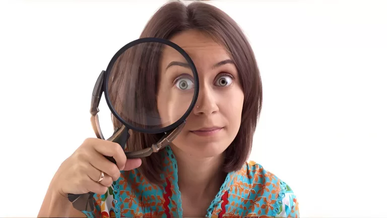 Английский тест на внимательность «Алиса в стране чудес»: попробуй найти 9 предметов