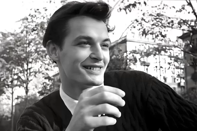 Сможете ли вы узнать в лицо самых известных советских и российских актеров?