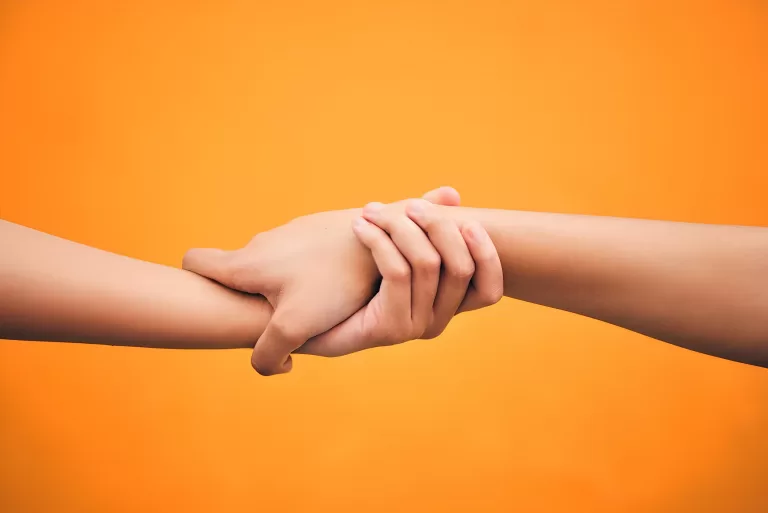 Кому вы поможете первому? Ответ многое расскажет о вашей личности