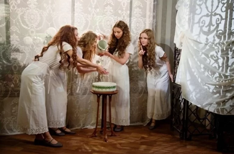 Сможешь сдать ЕГЭ в Институте благородных девиц?