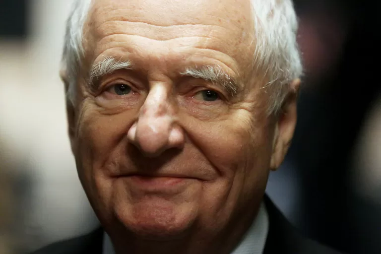 Угадаете все фразы из фильмов Марка Захарова?