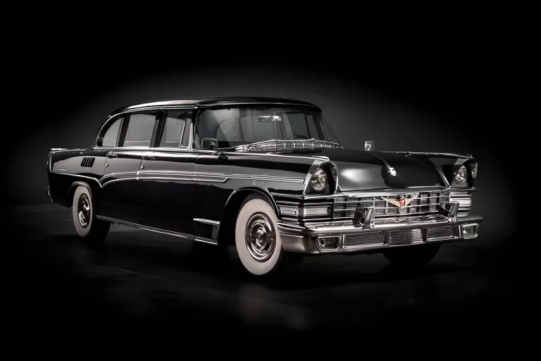 Угадаешь советские и российские автомобили по фотографии?