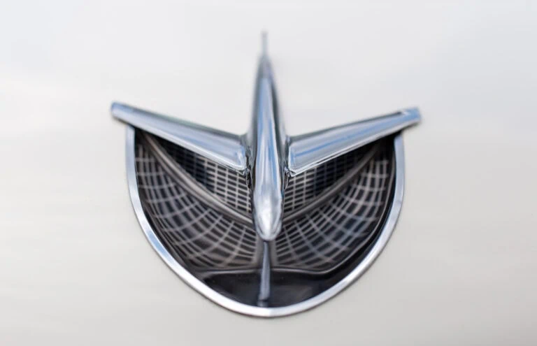 Тест для автолюбителей: попробуй угадать, какой из этих автомобильных логотипов правильный?