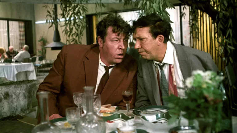 Как звали второстепенных героев из известных советских фильмов?