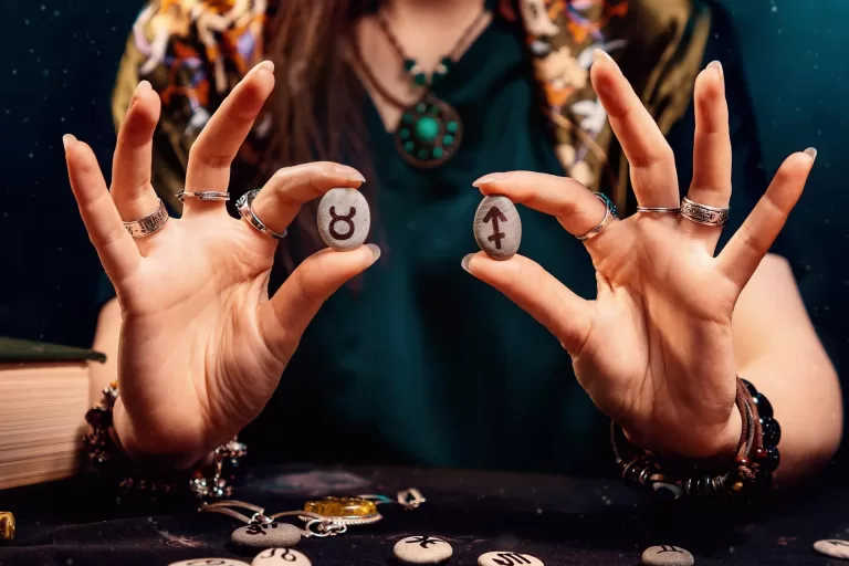 С каким знаком зодиака вы идеально совместимы?