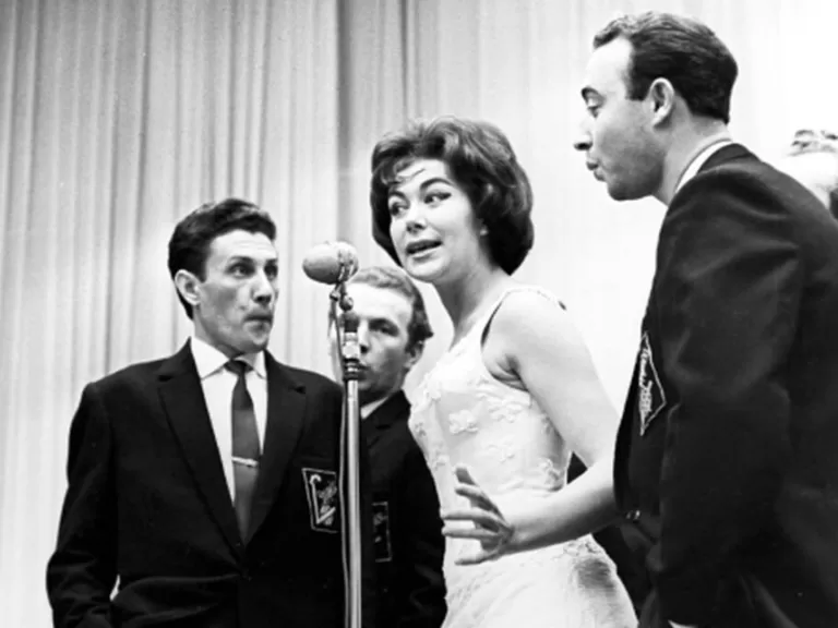 Помните ли вы советские песни?