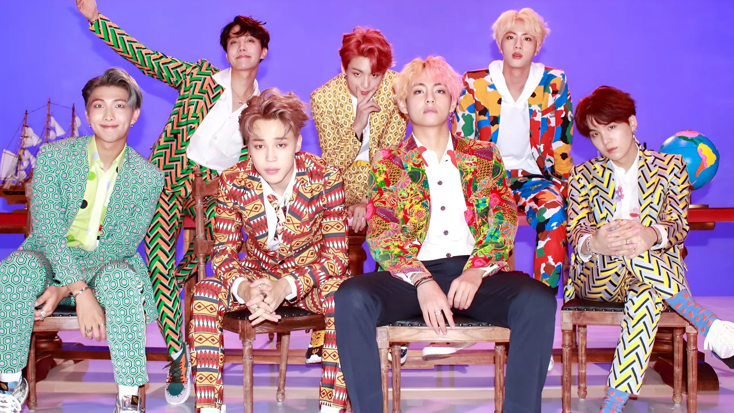 Сможете ли вы узнать хиты BTS по стилю их нарядов? - Тест