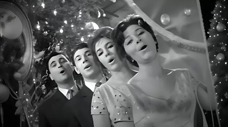 Любой советский комсомолец знал ответы на эти 10 вопросов по советским песням. А вы?