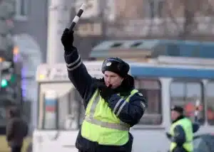 Разбираешься ли ты в сигналах регулировщика?