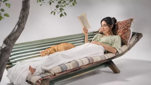 Тихий день с книгой и котом