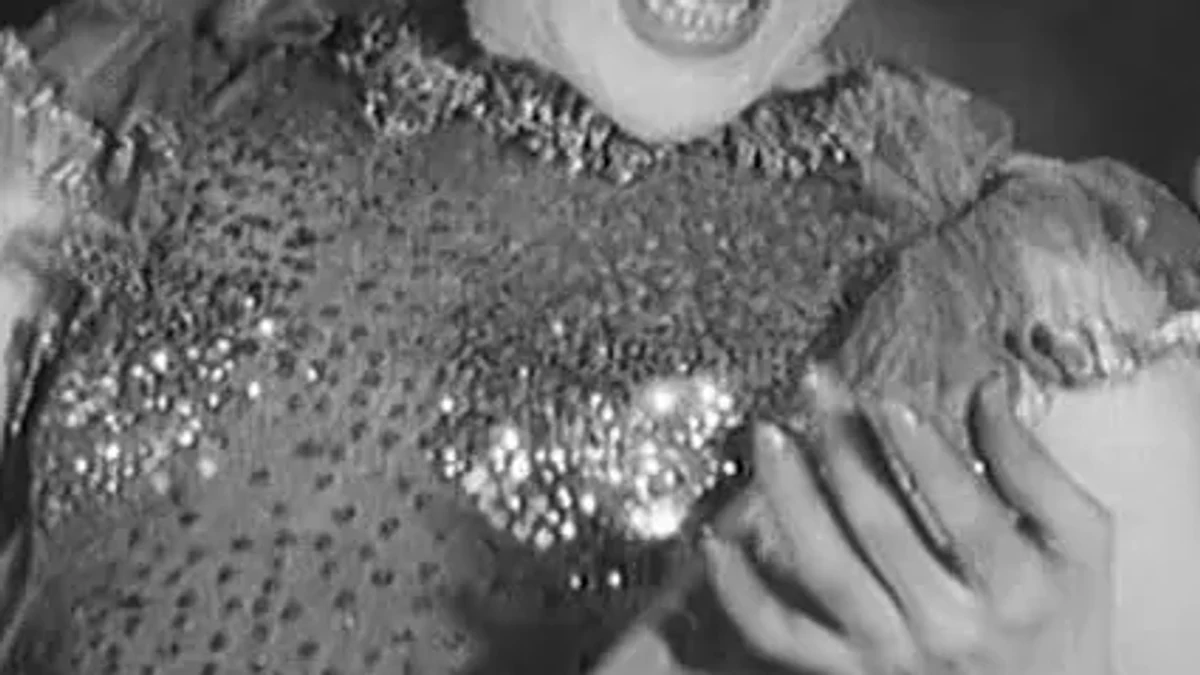 Фрагмент улыбки на кинокадре. Вопрос 2.