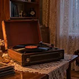 Винтажный вечер у проигрывателя